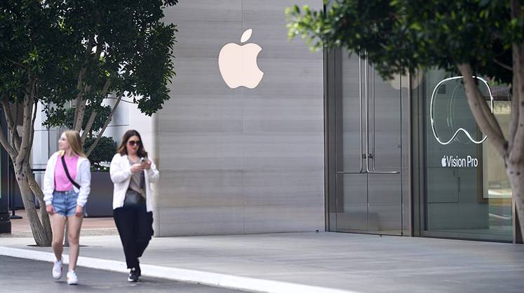 США: Apple теряет в цене