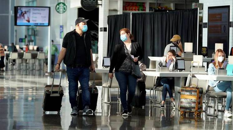 США начнут требовать от въезжающих справки о полной вакцинации от COVID