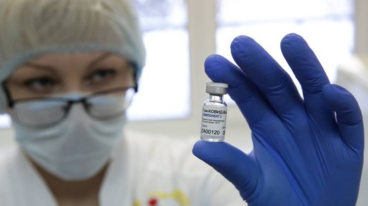 Россия договорилась о сотрудничестве с AstraZeneca по вакцине от COVID