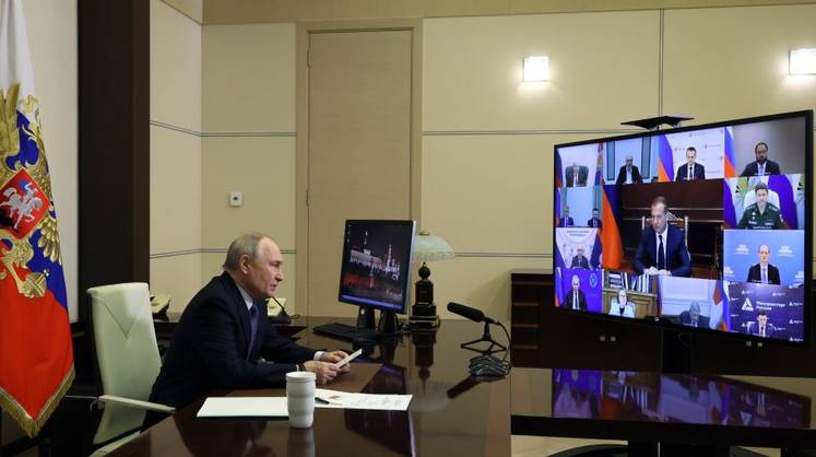 Путин потребовал усилить кибербезопасность на фоне гибридной агрессии