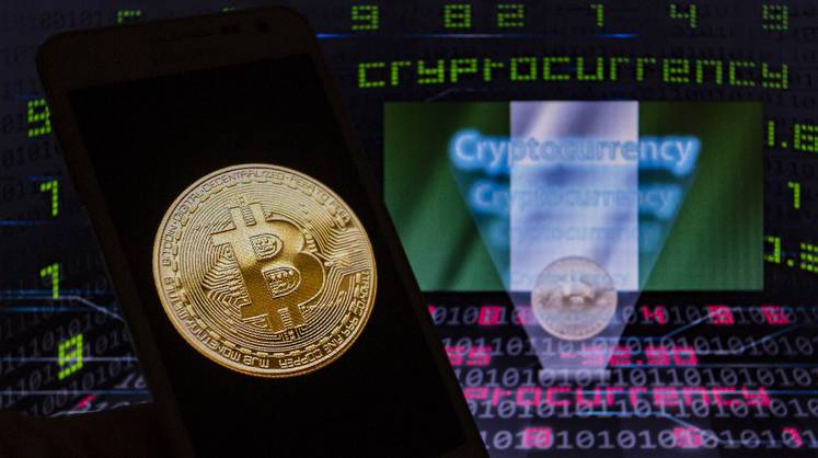 Биткойн обвалился более чем на 20% в результате паники на Уолл-стрит