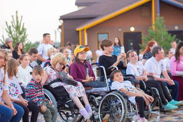  В уникальном арт-поместье для людей с инвалидностью «Новые берега» живут 40 человек из 9 регионов России.