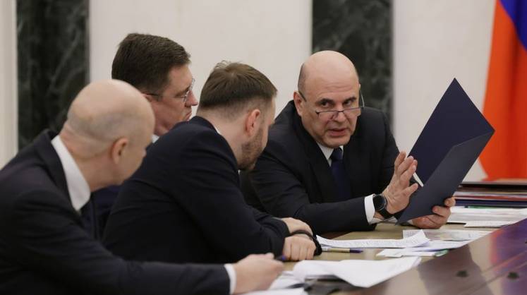 Путин назвал ситуацию с ВВП и промышленностью ожидаемой, но потребовал возврата к росту