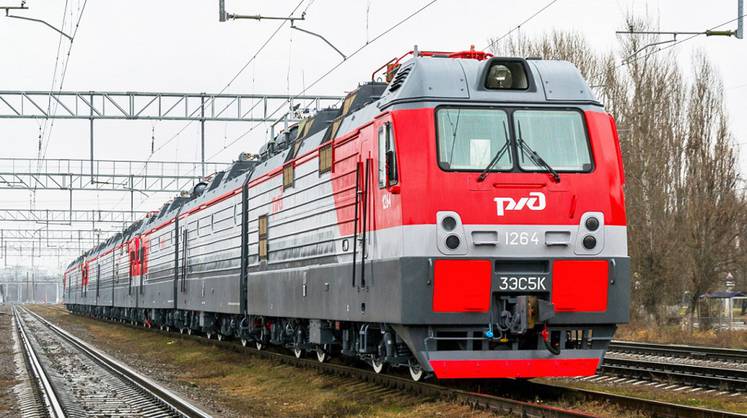 Восточно-Сибирская железная дорога получила 38 электровозов «Ермак» и 12 тепловозов ТЭМ-18ДМ