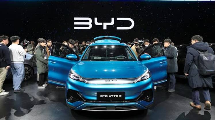 Китай укрепляет свои позиции в области электромобилей, Европа и США отстают