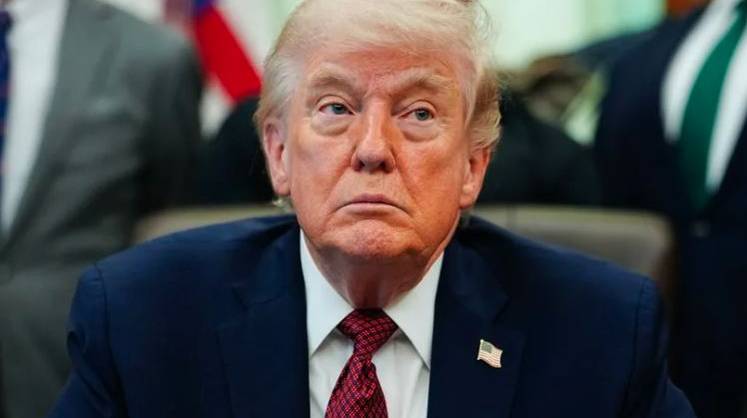 Трамп продлил перемирие и сохранил блокаду Ормузского пролива