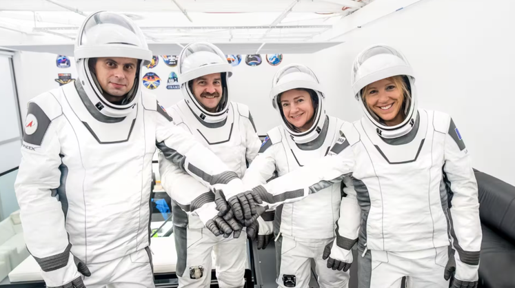 Путь на орбиту открыт: проверка готовности Crew-12 успешно завершена