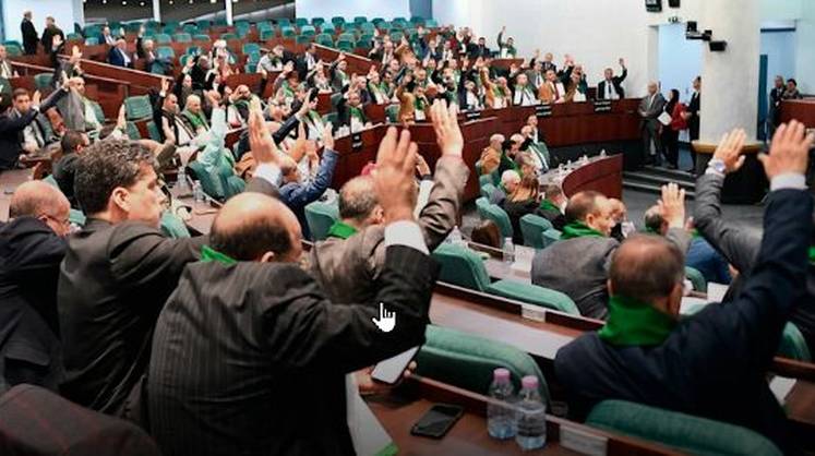 Алжир признал французскую колонизацию преступлением и потребовал реституции