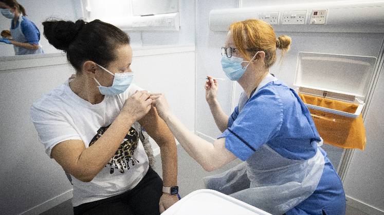 Исследование: США и Великобритания достигнут стадного иммунитета к COVID-19 в 2021 году, Европа сильно отстает