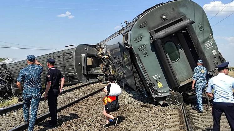 После ЧП с поездом под Волгоградом госпитализировали 30 человек