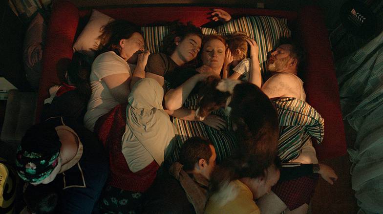 Кадр сериала «Я не шучу» 