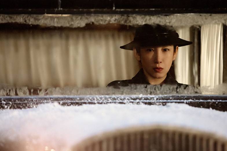  Кадр из триллера «Над обрывом» режиссера Чжана Имоу