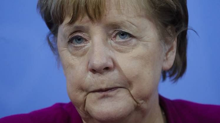 В партии Меркель разразился громкий коррупционный скандал