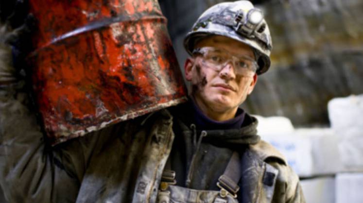 Цены на нефть незначительно снижаются