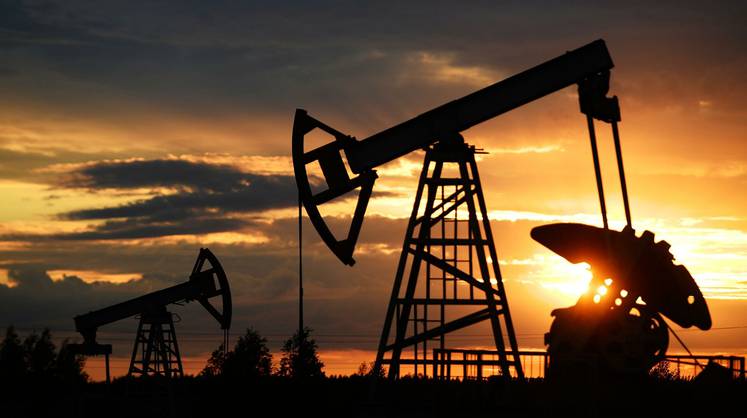 Нефть коррекционно дорожает в ожидании решений ОПЕК+
