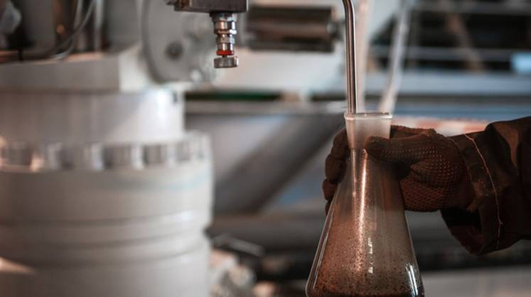 Нефть дешевеет на возможном увеличении поставок из Ирана