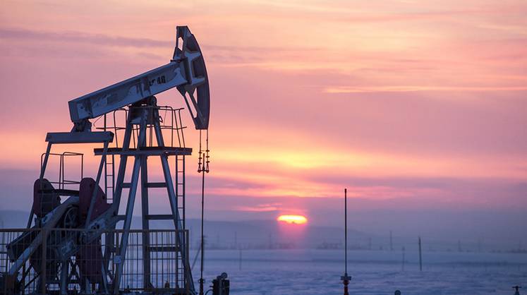 Цены на нефть снижаются на данных об увеличении ее запасов в США