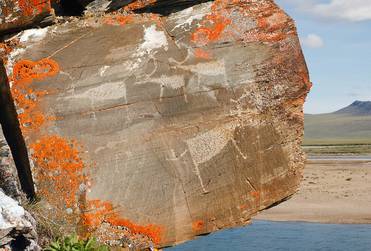 Игорь Георгиевский Петроглифы на реке Пегтымель Чукотка