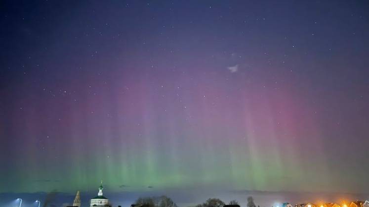 Небесное шоу уровня G3: Северное сияние раскрасило небо над четырьмя регионами