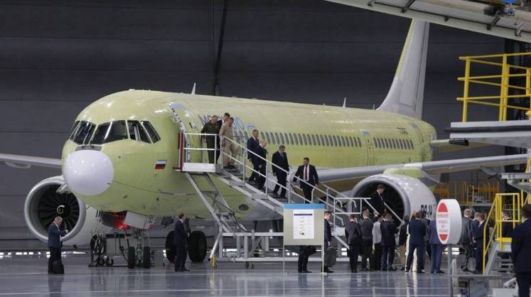 Путину показали МС-21 и Як-130М в цехах сборки Иркутского авиазавода