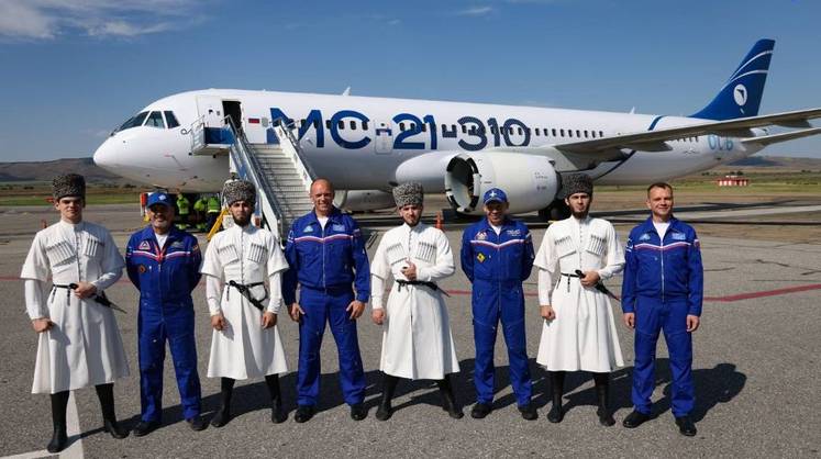 МС-21 первым взлетел с новой ВПП аэропорта Грозный