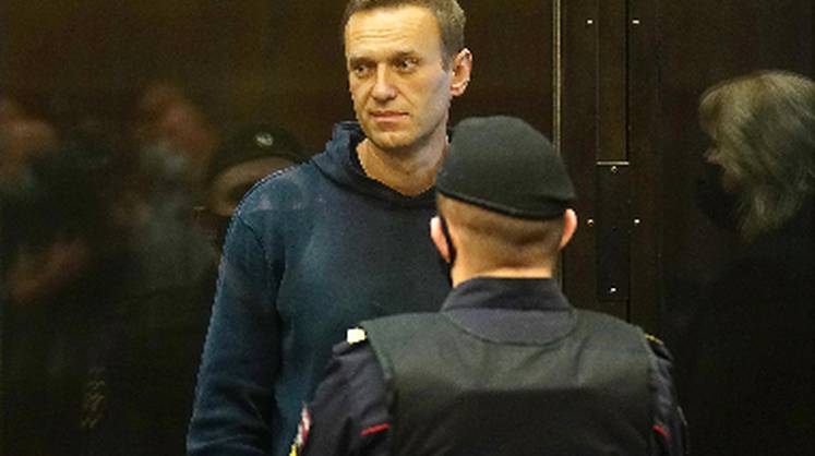 Навальный приговорен к 3,5 годам заключения