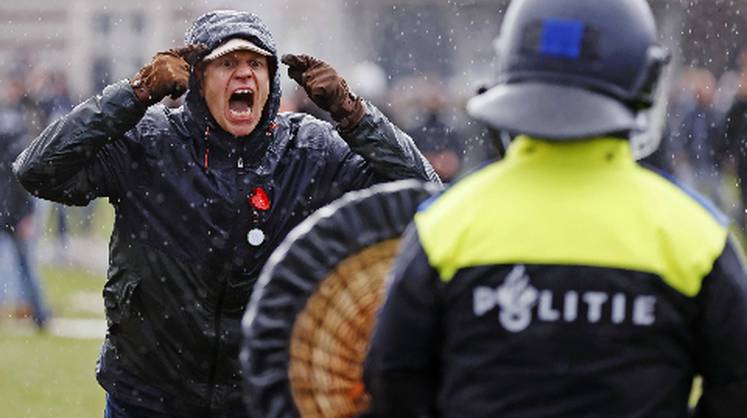 В Нидерландах разогнали антиправительственную демонстрацию