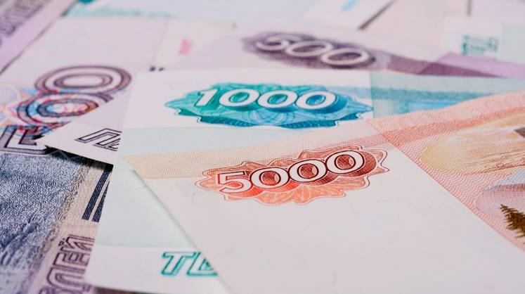 В 2023 году россияне сняли с карт рекордные 33,3 трлн рублей
