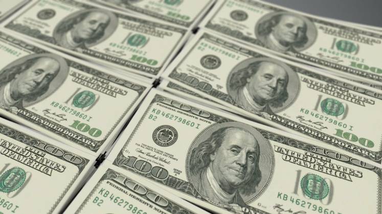 Американский аналитик предрек крах доллара из-за антироссийской политики США