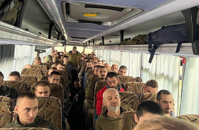 t.me/rybar Российские военнослужащие вернулись на Родину из украинского плена