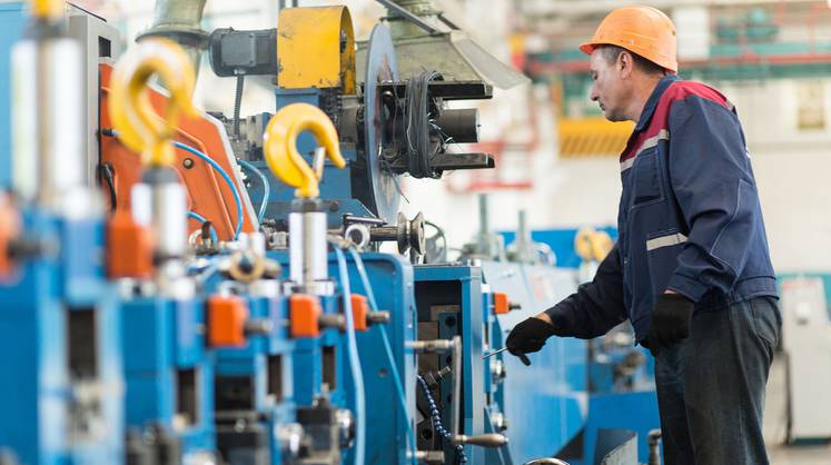 В России с начала года сократилось промышленное производство