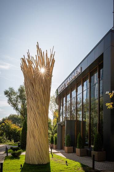 Фото предоставлено организаторами выставки Николай Полисский. Колонна. 2020 Скульптура. Дерево