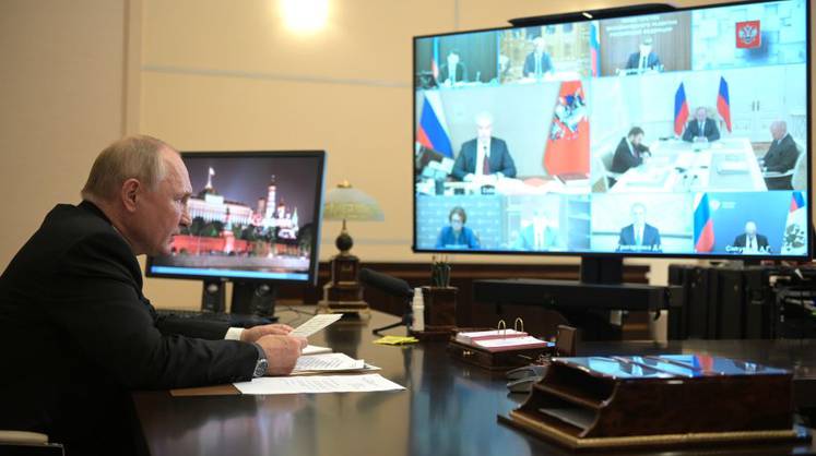 Путин сообщил о преодолении экономического спада