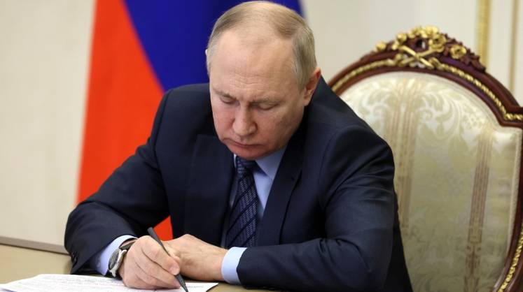 Путин поручил ввести режим прекращения огня с 6 до 7 января