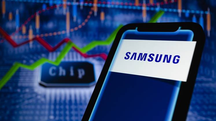 Samsung «значительно» сократит выпуск чипов на фоне обвала прибыли