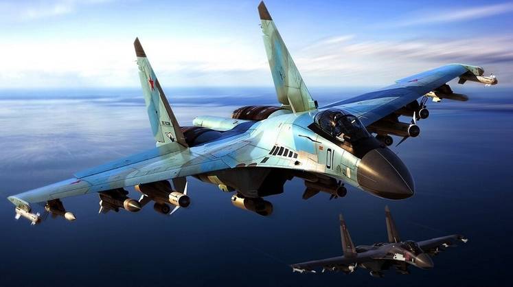 Минобороны: летчик-истребитель на Су-35 помог ведомому уйти от ракеты