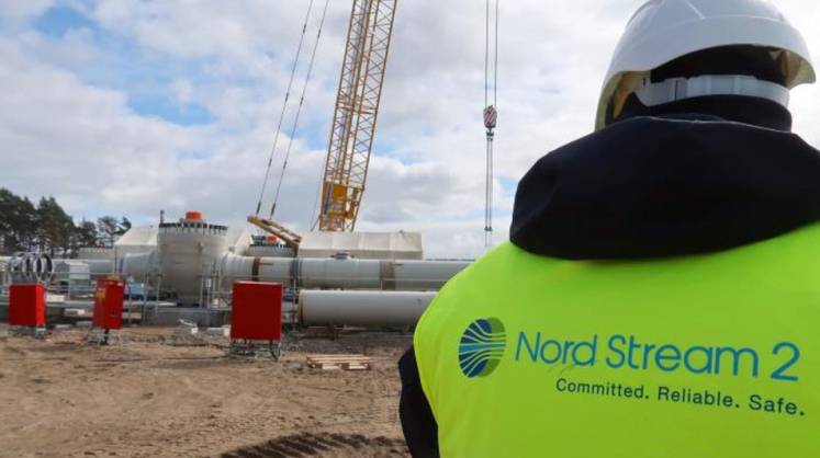 Судно для достройки «Северного потока-2» переместилось в Калининград