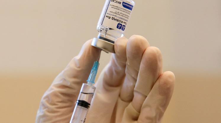 Названа эффективность вакцины Спутник V по итогам поздних клинических испытаний