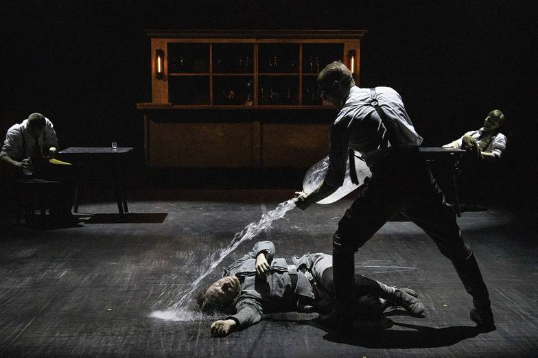 Валерий Мясников «Войцек», сцена из спектакля