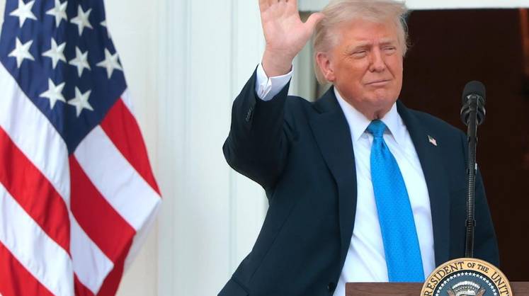 Трамп закрыл Америку для граждан 12 стран