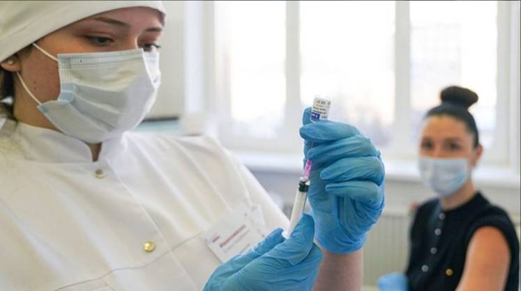 В Москве пройдут клинические исследования двух обновленных вакцин против COVID-19