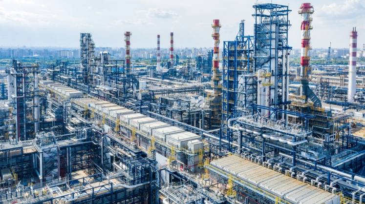 «Газпром нефть» нарастит переработку сырья в России за счет модернизации Омского и Московского НПЗ