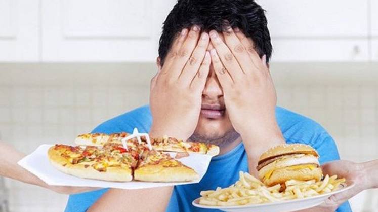 Диетологи рассказали о последствиях зависимости от вредных продуктов